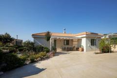 For Sale Charming 3-Bedroom Villa with Mountain Views in Heraklion Mainland, Crete