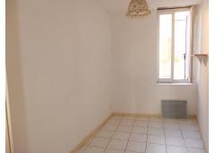 House for Sale, Quarante