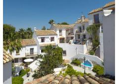 Panoramic views, rustic style townhouse Marbella