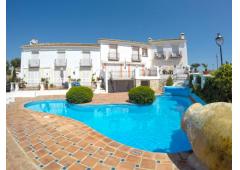 Panoramic views, rustic style townhouse Marbella