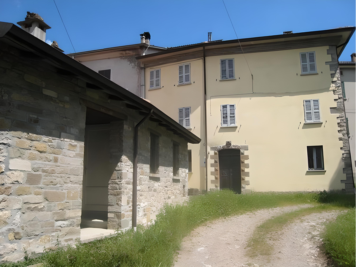 Chalet in Bardi on Parma hills Bardi » Property Sales,Rent Listing