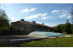 LARGE FULLY RENOVATED 