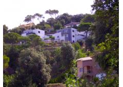 Design house between sea and mountains, near Barcelona