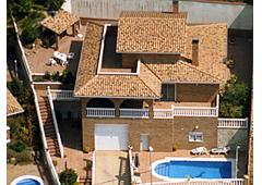 Large Villa near Barcelona with four bathroom, two kitchens, pool and lots more