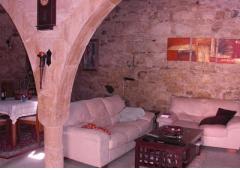 FOR RENT A TRADITIONAL STONE HOUSE