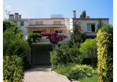 3-bed house + studio flat for sale near Marseille, France