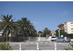 3-bed house + studio flat for sale near Marseille, France