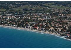 3-bed house + studio flat for sale near Marseille, France