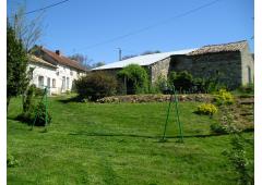 3 bedroom house large garden and barn in countryside