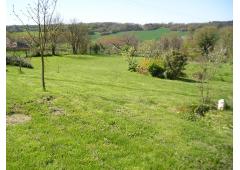 3 bedroom house large garden and barn in countryside