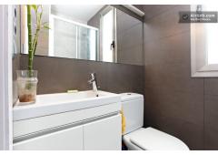 Quite, beautiful and renovated apartment in between Paseo de Gracia and Sagrada Familia