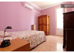 Quite, beautiful and renovated apartment in between Paseo de Gracia and Sagrada Familia