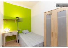 Quite, beautiful and renovated apartment in between Paseo de Gracia and Sagrada Familia
