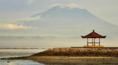SANUR BEACH SIDE VILLA FOR QUICK SALE -- GREAT FOR INVESTMENT OR OPTION TO STAY