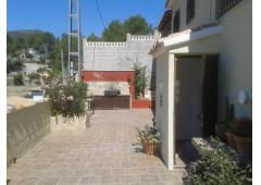Beautiful 5 Bedroom 2 Bathroom Villa with Private Pool & Parking