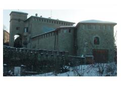 Beautiful Elegant Castle in 1300, in Italy, excellent condition