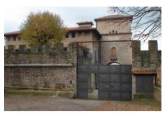 Beautiful Elegant Castle in 1300, in Italy, excellent condition
