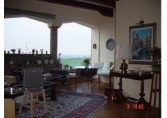Beautiful Elegant Castle in 1300, in Italy, excellent condition