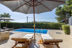 Two steps from the sea on sale a beautiful villa with private pool on island of Solta in place Masli