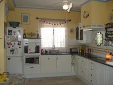 Four bed detached villa