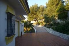 Four bed detached villa
