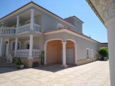 Magnificent villa with guest house close to Denia