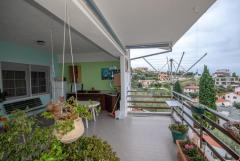 Villa with sea view and rental potential