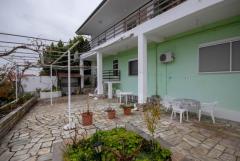 Villa with sea view and rental potential