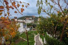 Villa with sea view and rental potential