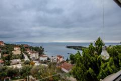 Villa with sea view and rental potential
