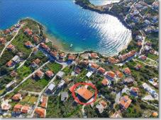 Villa with sea view and rental potential