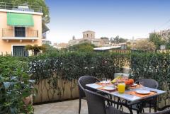 Ground floor apartment with a private terrace in the heart of Corfu