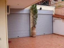 DETATCHED HOUSE WITH 3 FLOORS NEAR BEACHES AND SHOPPING MALLS