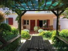 DETATCHED HOUSE WITH 3 FLOORS NEAR BEACHES AND SHOPPING MALLS