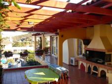 DETATCHED HOUSE WITH 3 FLOORS NEAR BEACHES AND SHOPPING MALLS