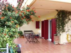 DETATCHED HOUSE WITH 3 FLOORS NEAR BEACHES AND SHOPPING MALLS