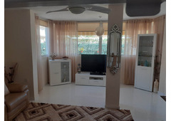Superb quasi-semi, walking distance to the beach and communal swimming pool