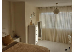 Superb quasi-semi, walking distance to the beach and communal swimming pool