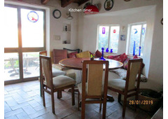 Superb quasi-semi, walking distance to the beach and communal swimming pool