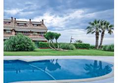 Luxury home at the sea frontline