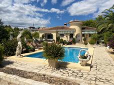 HOUSE WITH LAND IN EXCLUSIVE LOCATION OF CALPE
