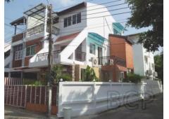 Renovated Ari Townhouse: 4 BR  + 5 Baths, 270 Sq.m for Sale